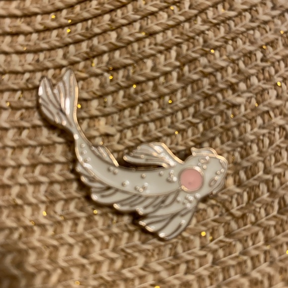 Koi fish enamel pins Yin yang - set of 2 - Picture 4 of 7